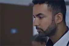 Gabriel découvre que quelqu’un a failli tuer Seta !