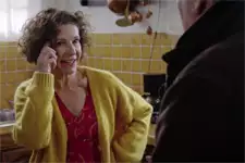 Mirta est agacée de voir Roland à la fête de Luna !