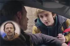 Eric récupère Noé au Lycée Vincent Scotto sous le regard de Franck