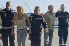 Léa et Jean-Paul parviennent à sortir des décombres !