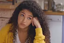 INDISCRÉTION : Mila découvre LE SECRET de Valère !