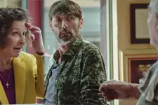 Mirta tente de faire annuler la fête prévue par Roland et Thomas pour Andrès !