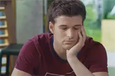 César est à bout d’Emma et Vincent !