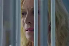 INDISCRÉTION : Après avoir eu son bébé, Céline se retrouve dans une situation HORRIBLE !