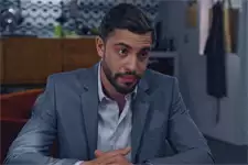 Abdel apprend à Baptiste qu’il a été retiré à sa famille d’accueil pour suspicion de maltraitance