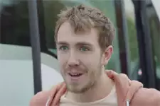 INDISCRÉTION : Le retour SURPRISE de Kévin !