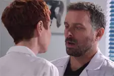 Le Docteur Kaplan taquine amoureusement Babeth