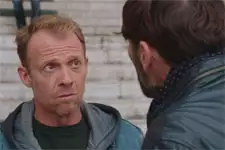 Eric s?excuse auprès de Thomas pour son comportement homophobe