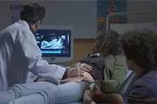 Emma et Baptiste sont sur un petit nuage lors de la première échographie du bébé