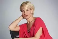 Rebecca Hampton (Céline) dans « Nos chers voisins » sur TF1