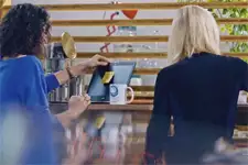 Emma décide de mettre les points sur les i avec César !
