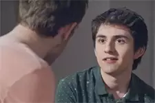 Tom découvre que Kévin est en service commandé !