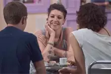 Plus belle la vie en avance : Découvrez la partenaire de Kévin et Jenny pour le plan à trois !