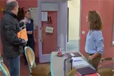 Léo ferme le salon d?Estelle