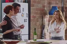 Les Nebout trinquent pour célébrer une bonne nouvelle !