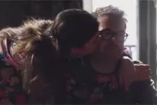 Nathan accepte que Mouss rejoigne la coloc !