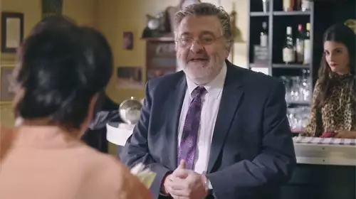 Plus belle la vie en avance : Claire reçoit un CADEAU hors de prix !