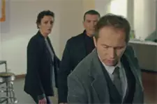 Plus belle la vie en avance : Arthur retrouve la planque de Renaud !