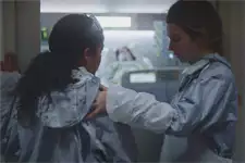 Mila pleure face à Jeanne qui est entre la vie et la mort !