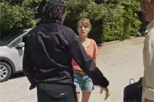 Estelle récupère une cargaison de drogue !