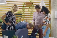 Les collègues de Céline chez GTS découvrent Gabin !