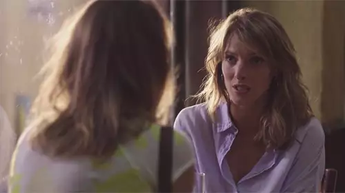 Intrigues Plus belle la vie : Estelle teste Barbara pour savoir si elle est de nouveau alcoolique !