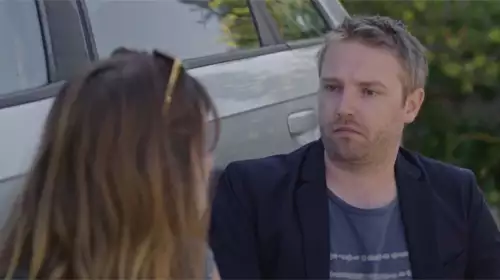 Plus belle la vie en avance : Barbara et Nathan enquêtent sur le Docteur Merle !