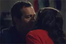 Luna et Andrès se retrouvent pour un dîner romantique