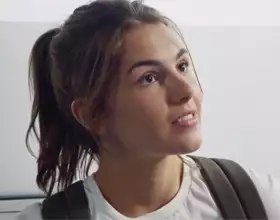 Plus belle la vie – Angèle (Jeanne Pajon)