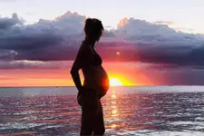 Léa François (Barbara) ENCEINTE : sa grossesse annoncée en photo !