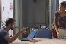 Abdel constate qu’Estelle est complice des dealers !