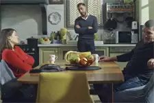 Abdel et Karim désapprouvent la décision d’Elsa