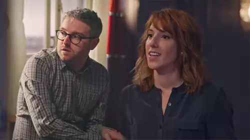 EXCLU Plus belle la vie : Barbara va apprendre à Nathan qu’il est le PÈRE de son bébé !