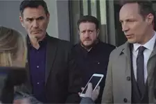 Patrick et Xavier font face aux critiques de la presse suite au fiasco de l’arrestation de Pavel !
