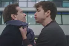 Plus belle la vie en avance : Théo et Clément : LA BASTON en pleine rue !