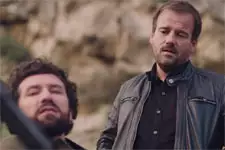 Jean-Paul se demande si Raphaël va se tenir à carreau pendant le casse