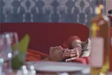 Baptiste est dégoûté comme Emma a découché !