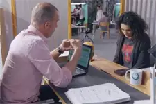 Vincent n’est pas décidé à soutenir Emma !