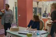 Estelle annonce la fermeture de la salle de sport de Djawad