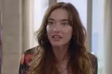 INDISCRÉTION : Delphine de retour en pleine FOLIE !
