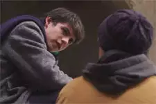 Tom pense que Théo souffre