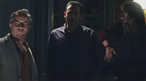Intrigues Plus belle la vie : Francesco et Nathan trouvent que Barbara a un comportement étrange !