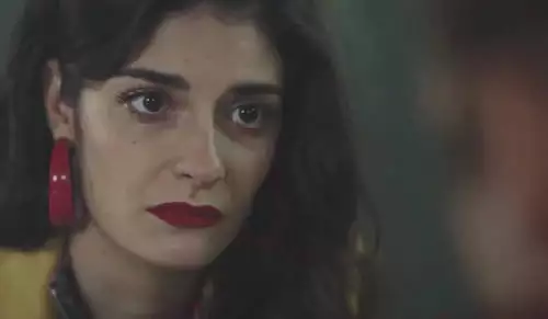 « plus belle la vie » en avance : sabrina pousse stan à prendre la place de mouss pendant l...évasion - le résumé de l'épisode du 14 décembre 2