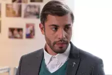 Kévin avoue à Léo qu’il aimerait raisonner Tom