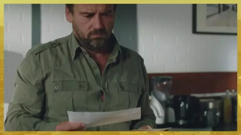 Indiscrétion : Que cache Irina à Jean-Paul ? Indiscrétion : Que cache Irina à Jean-Paul ?