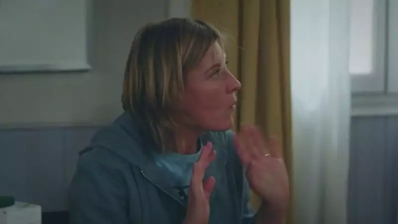 Plus belle la vie Indiscrétion : La guerre est déclarée entre Laetitia et son frère ! Plus belle la vie Indiscrétion : La guerre est déclarée entre Laetitia et son frère !