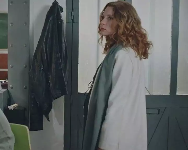 Plus belle la vie Indiscrétion : Léa fait ses valises Plus belle la vie Indiscrétion : Léa fait ses valises