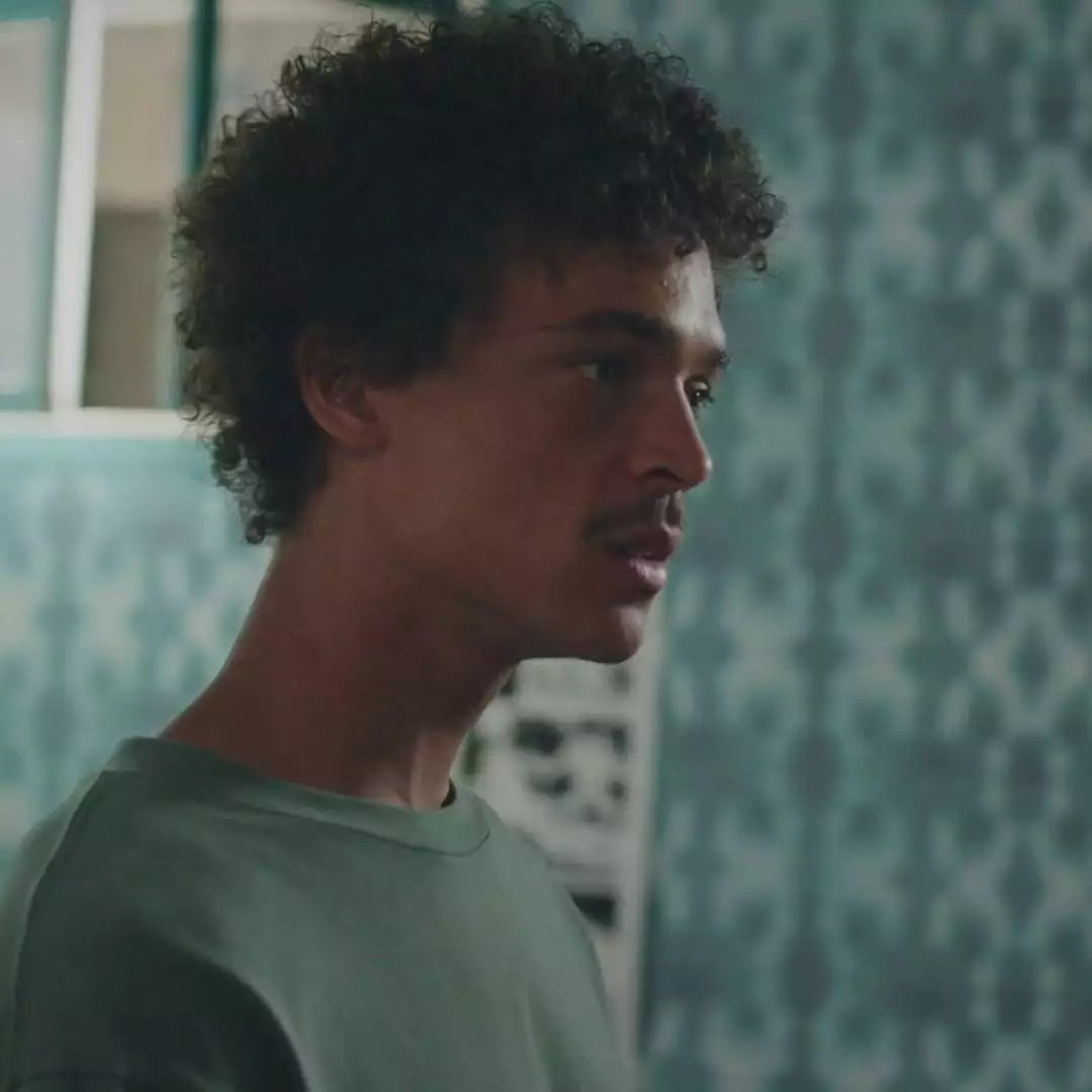 Plus belle la vie Indiscrétion : Baptiste met les choses au clair avec Emma Plus belle la vie Indiscrétion : Baptiste met les choses au clair avec Emma