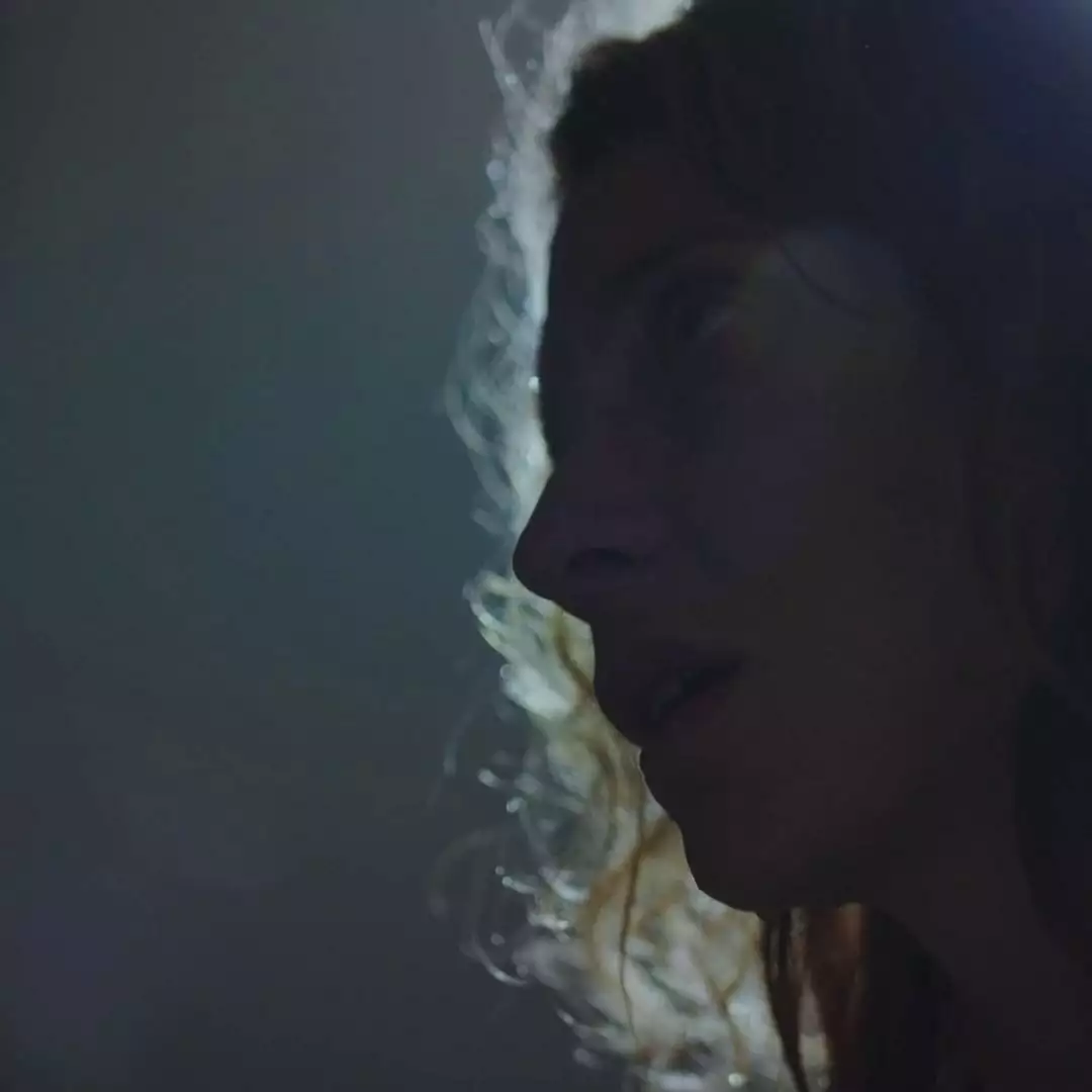 Plus belle la vie Indiscrétion : Léa cède au chantage de son ravisseur Plus belle la vie Indiscrétion : Léa cède au chantage de son ravisseur