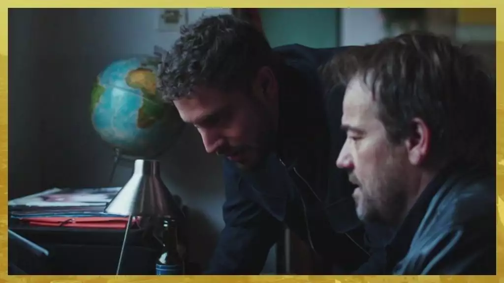 Plus belle la vie Indiscrétion : Jean-Paul et Abdel cambriolent chez Angélique et découvrent ... Plus belle la vie Indiscrétion : Jean-Paul et Abdel cambriolent chez Angélique et découvrent ...